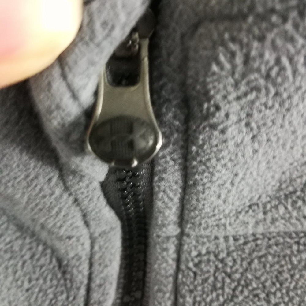 Under Armour Mens 1/4 Zip Fleece Size XXL - Picture 3 of 16